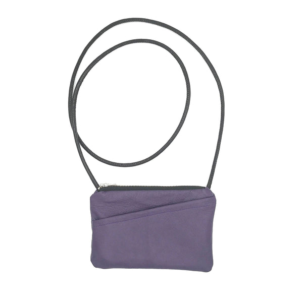 Crossbody minibag in recycled purple leather with slim black strap